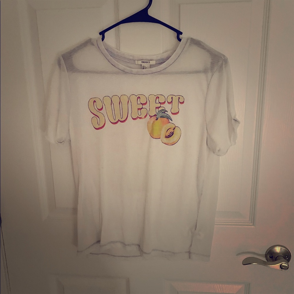 Forever 21 sweet peach T-shirt